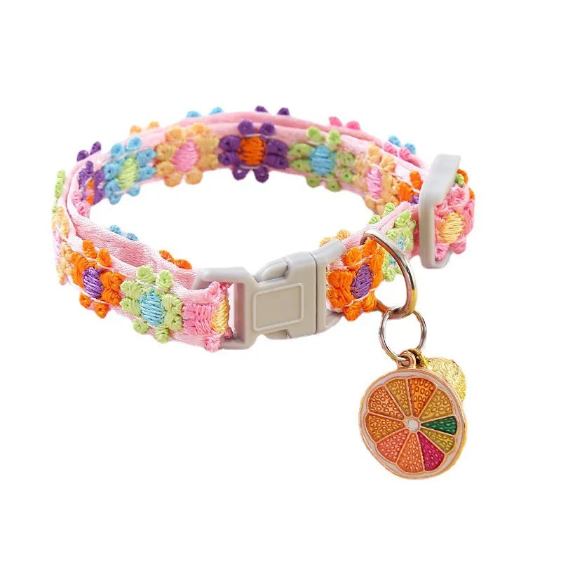 Blumen-Halsband mit Glöckchen in Scharlachrot für Katzen und kleine Hunde – Petix