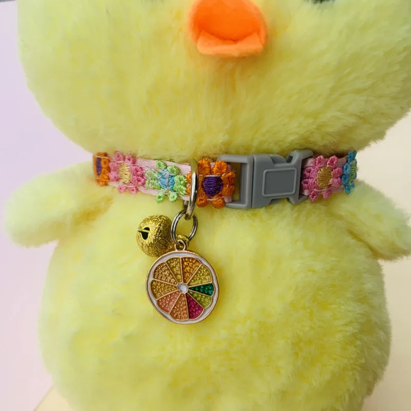 Blumen-Halsband mit Glöckchen in Rosa für Katzen und kleine Hunde – Petix