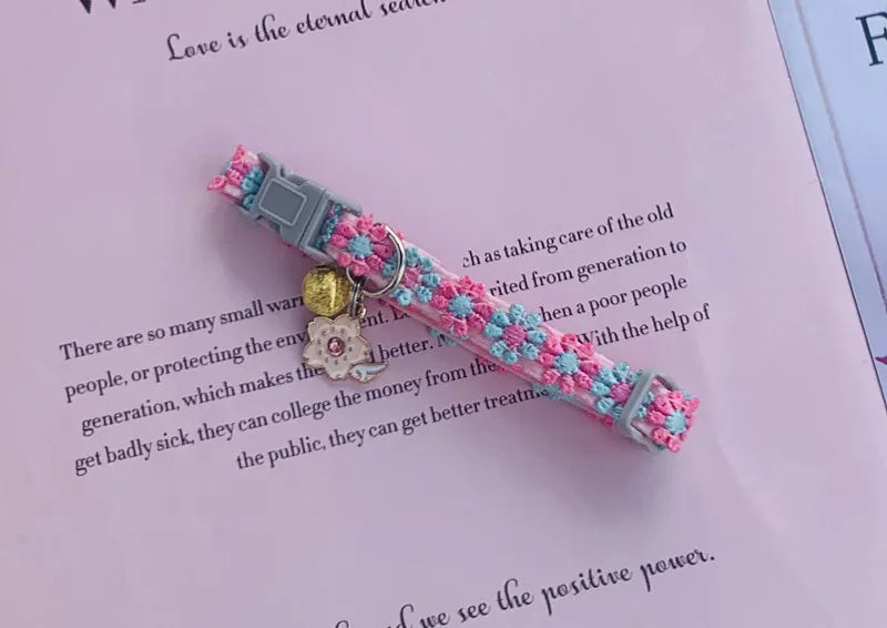 Blumen-Halsband mit Glöckchen – leicht & verstellbar – Petix