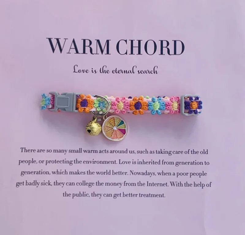 Blumen-Halsband mit Glöckchen – Größenvergleich – Petix